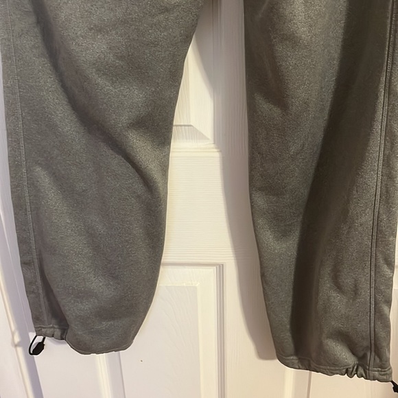 Nike men’s Therma-Fit sweatpants - Picture 5 of 7
